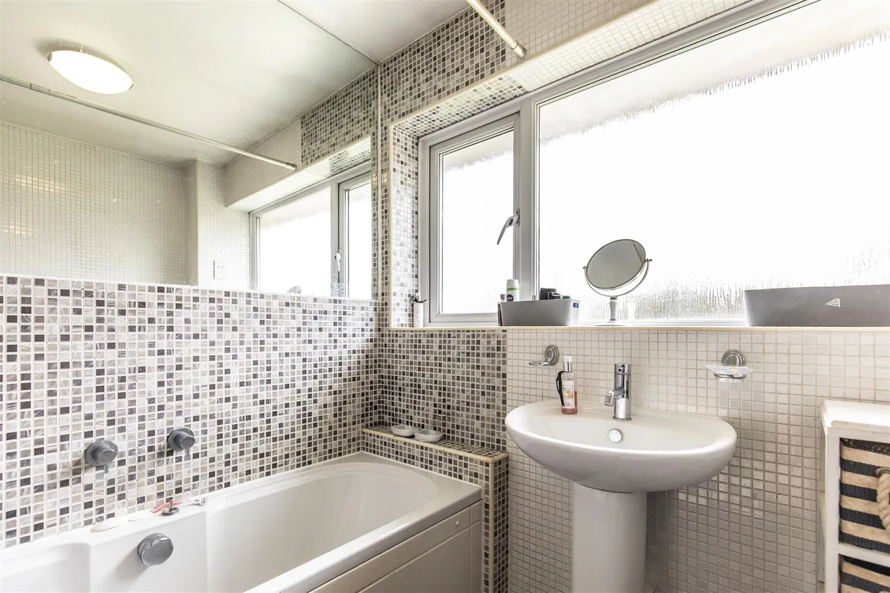 Hurstshaw Gardens, Vines Cross, TN21 9EP, photo 9