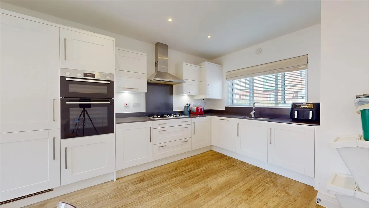 Pembroke Lane, Whitehouse, photo 6