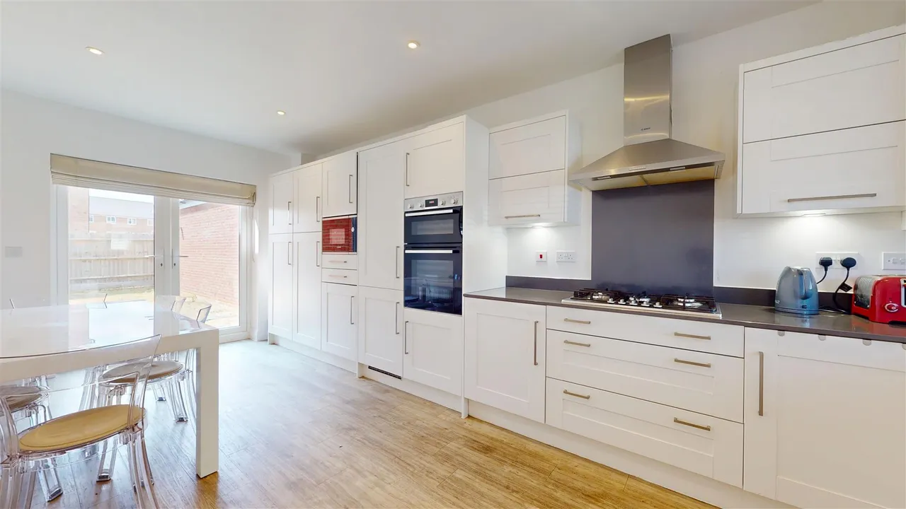 Pembroke Lane, Whitehouse, photo 5