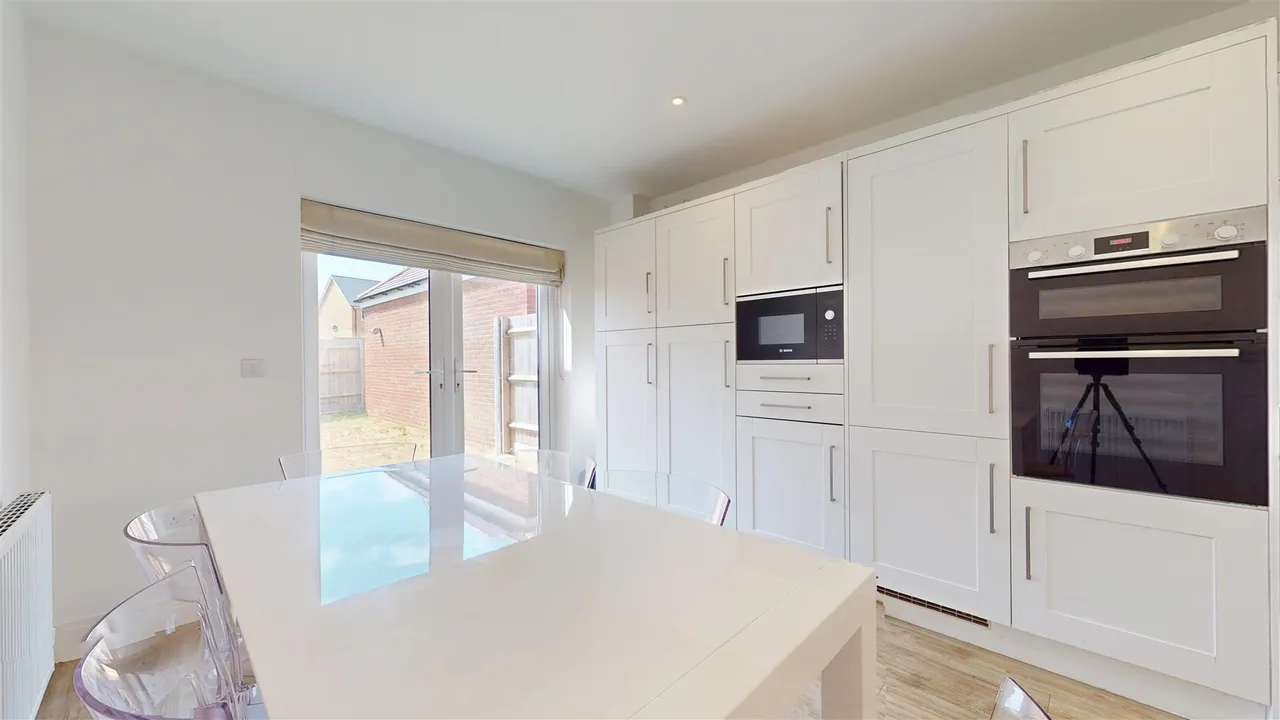 Pembroke Lane, Whitehouse, photo 7