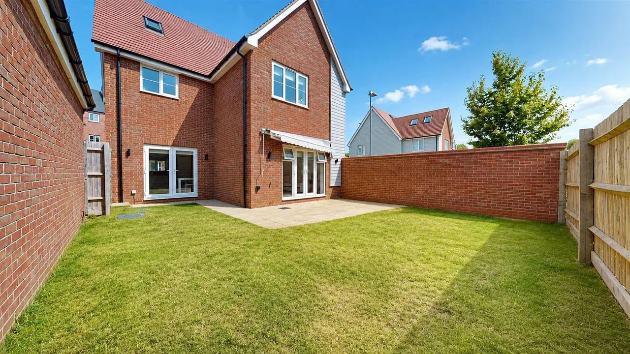 Pembroke Lane, Whitehouse, photo 19
