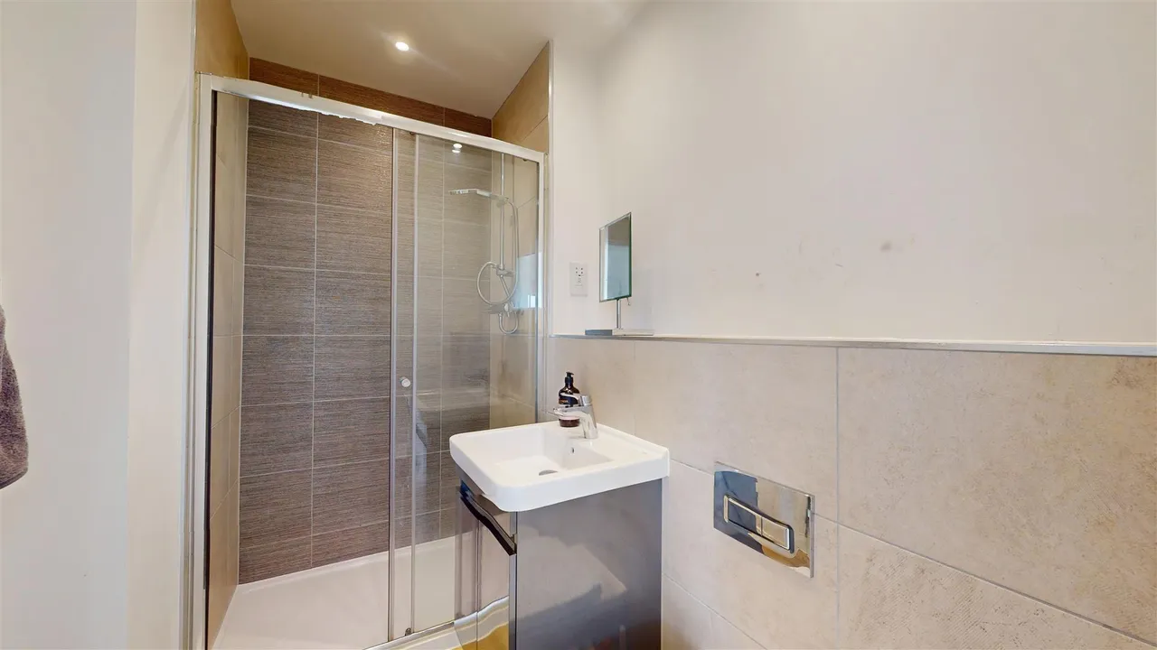 Pembroke Lane, Whitehouse, photo 12