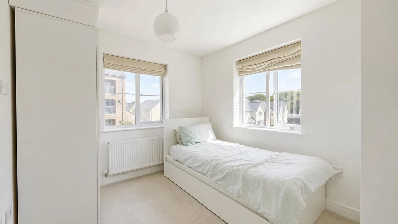 Pembroke Lane, Whitehouse, photo 16