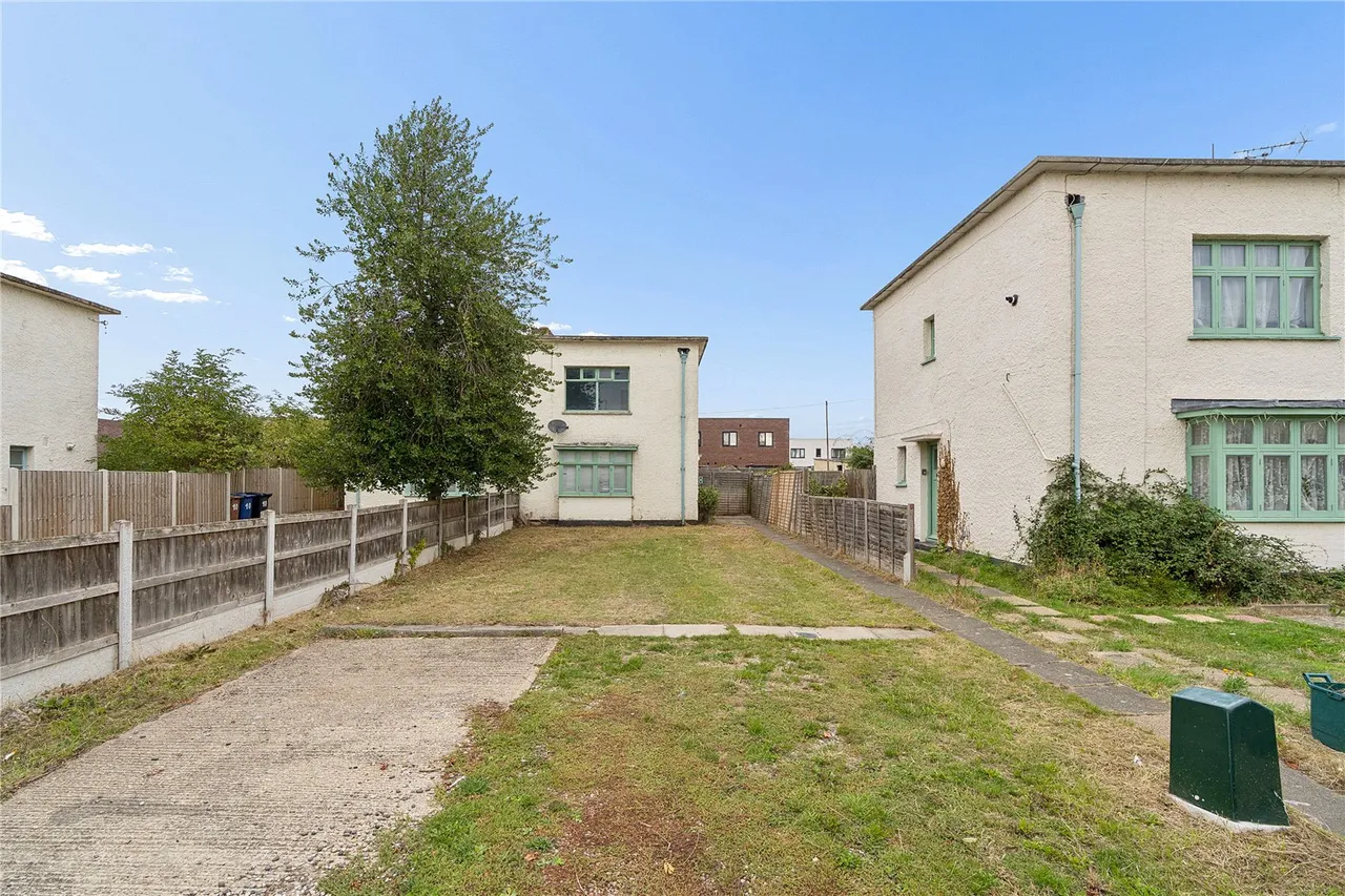 3 bed house for sale — Bata Avenue, East Tilbury, Tilbury, RM18