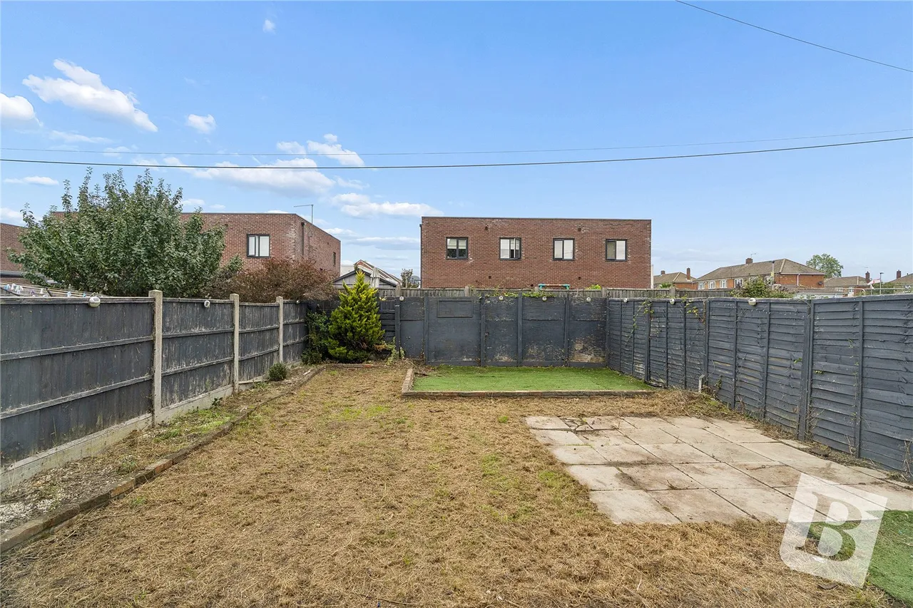 Bata Avenue, East Tilbury, Tilbury, RM18, photo 11