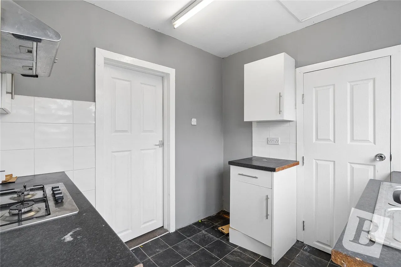 Bata Avenue, East Tilbury, Tilbury, RM18, photo 4