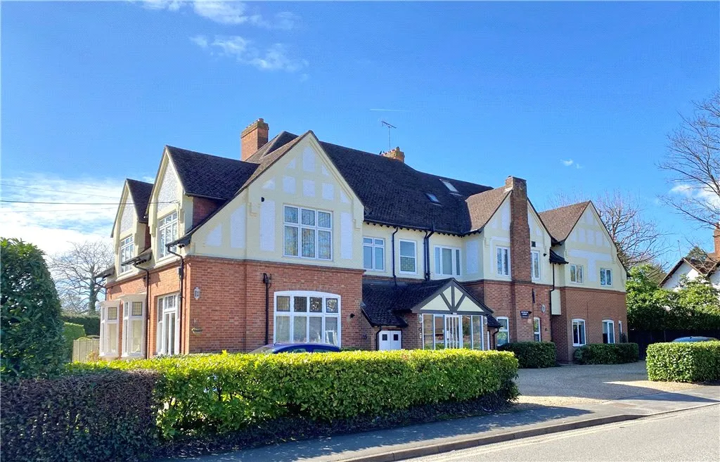 2 bed flat for sale, Murdoch Road, Wokingham, RG40