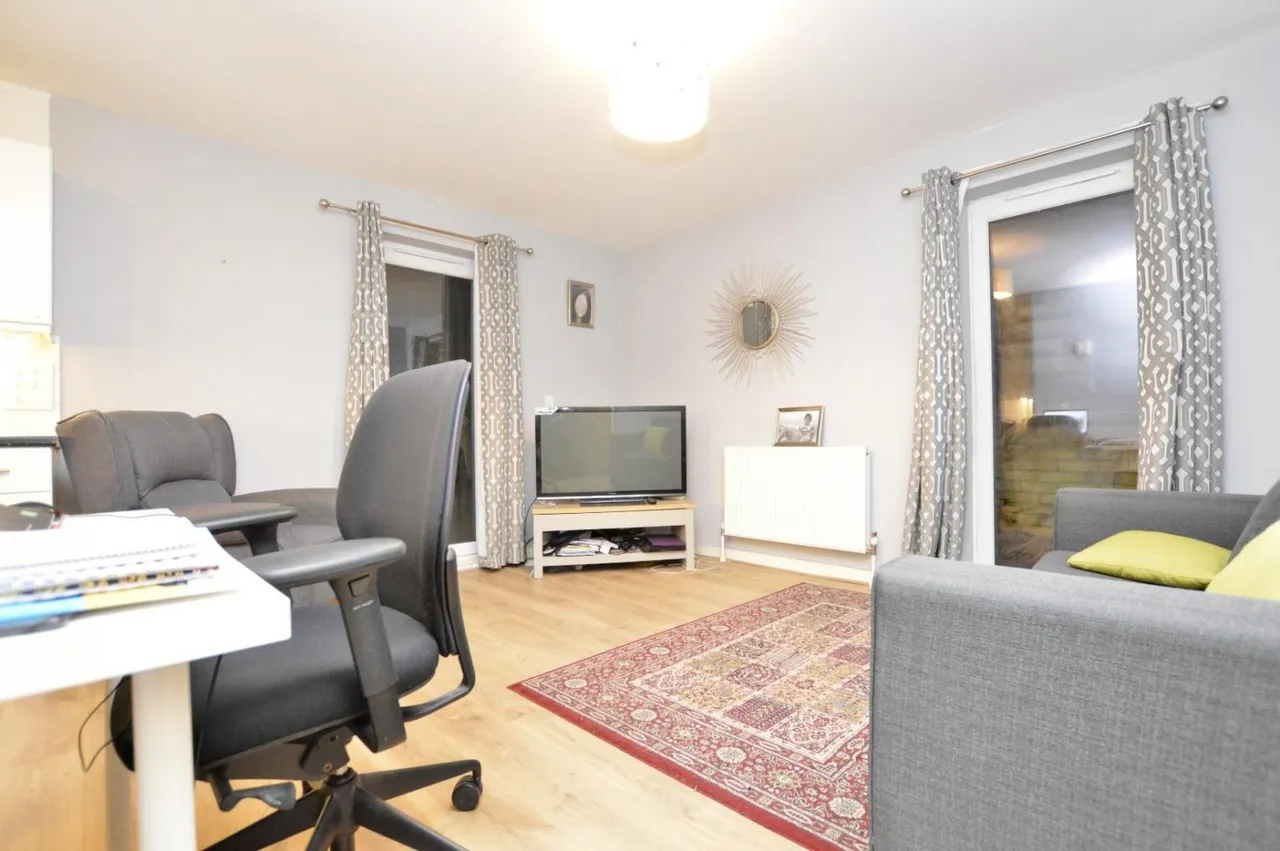 Walton Road, Manor Park, E12, photo 2