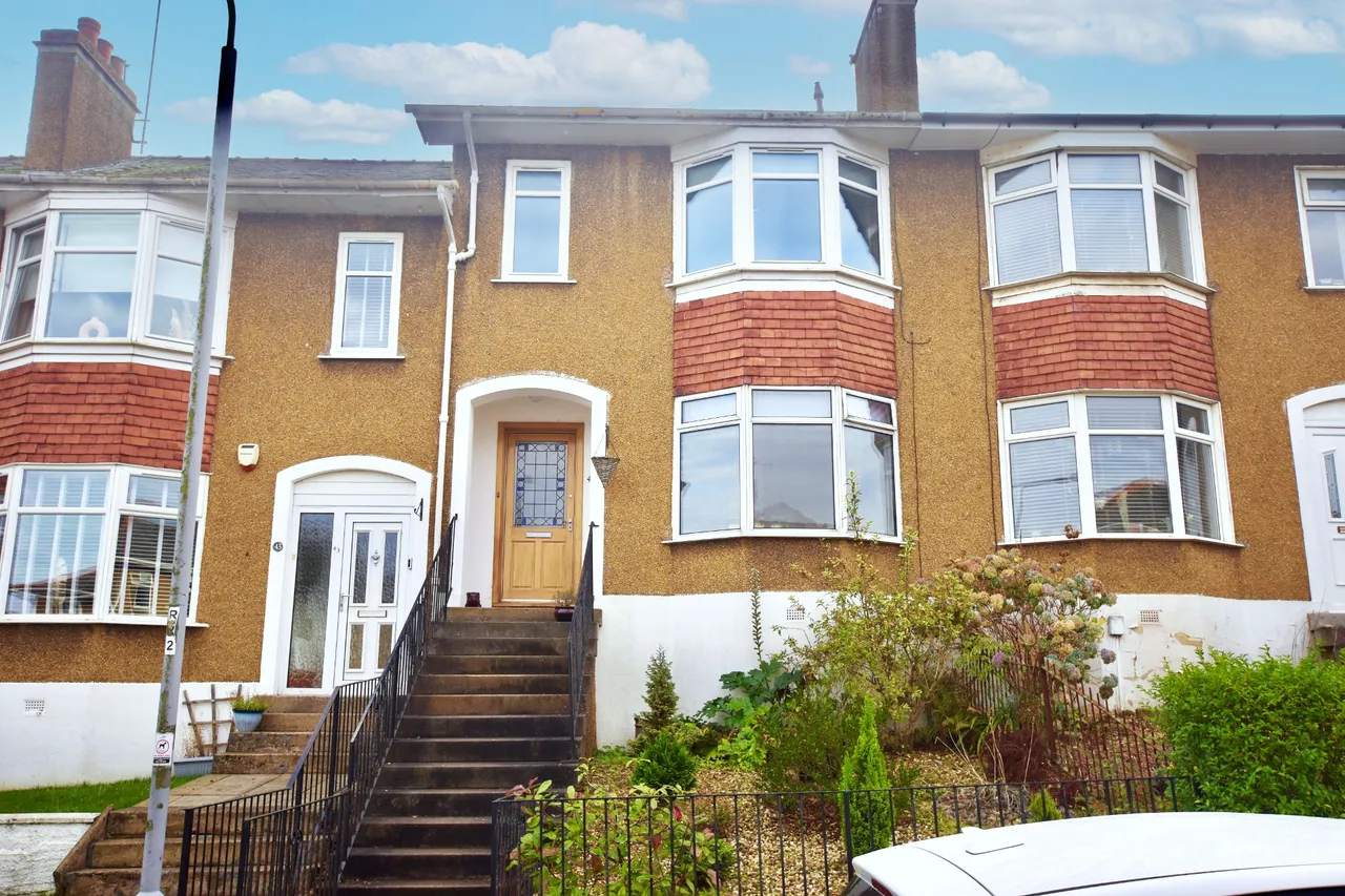 3 bed house to rent, Hillview Drive, Clarkston, G76