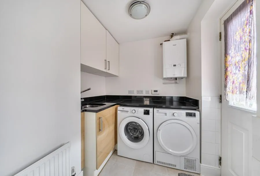 Brookfield Drive, Horley, RH6, photo 10