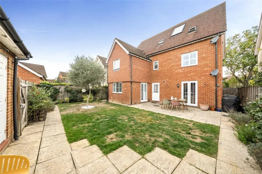 Brookfield Drive, Horley, RH6, photo 6