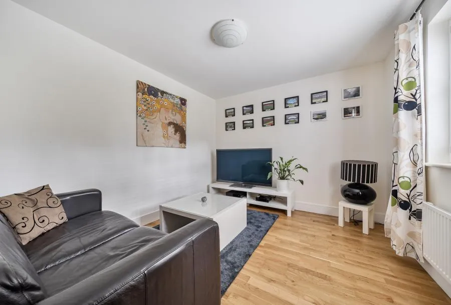 Brookfield Drive, Horley, RH6, photo 11