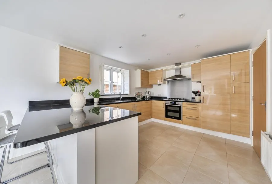 Brookfield Drive, Horley, RH6, photo 5