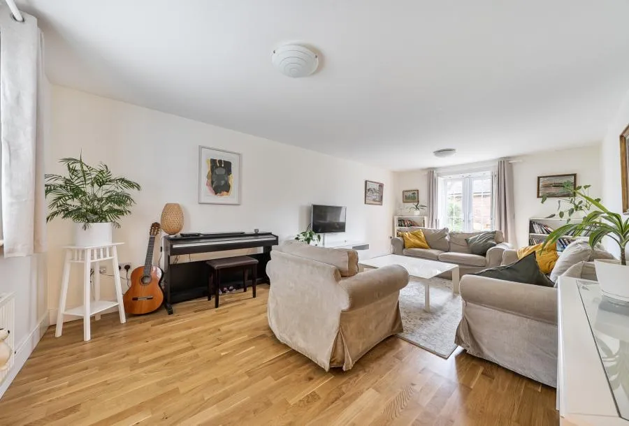 Brookfield Drive, Horley, RH6, photo 3