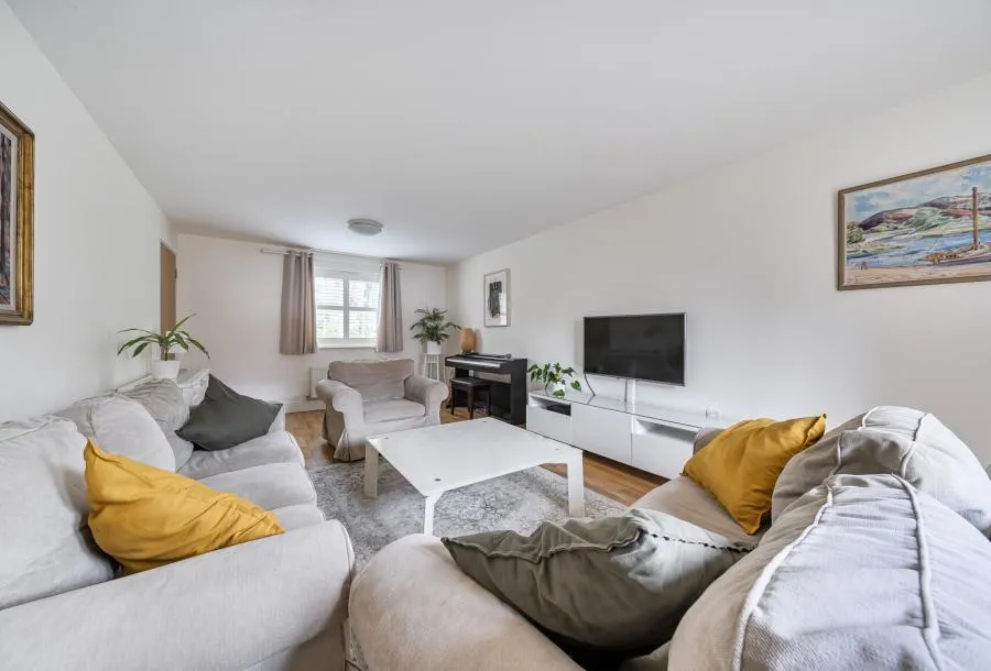 Brookfield Drive, Horley, RH6, photo 4