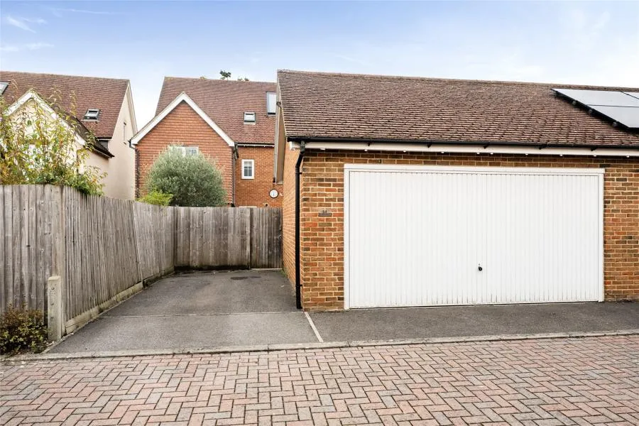 Brookfield Drive, Horley, RH6, photo 17