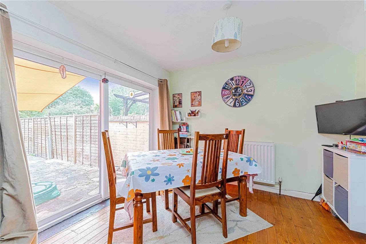 Bishops Grove, Hampton, TW12 1AJ, photo 6