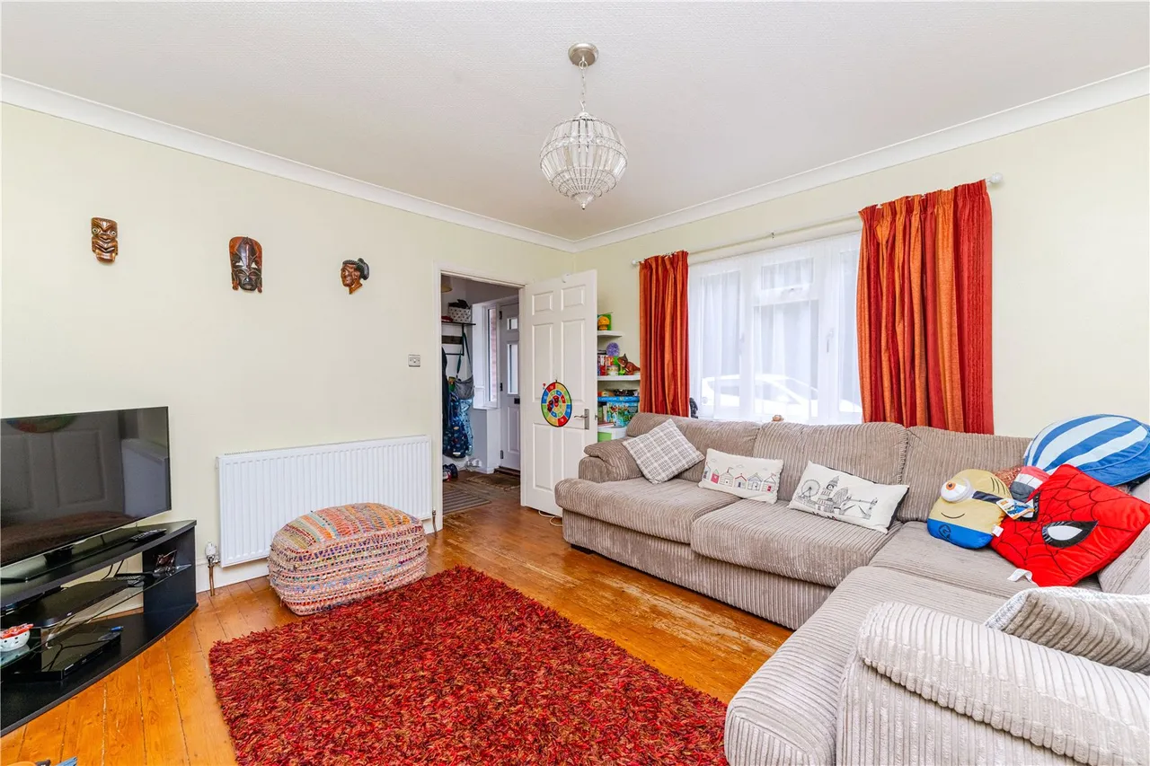 Bishops Grove, Hampton, TW12 1AJ, photo 3