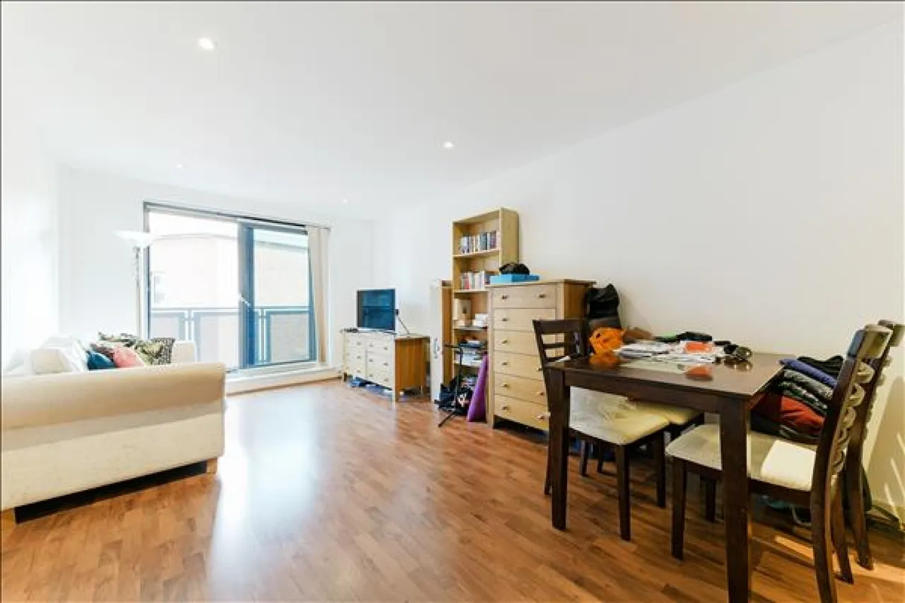 Chapter Way, Colliers Wood, photo 4