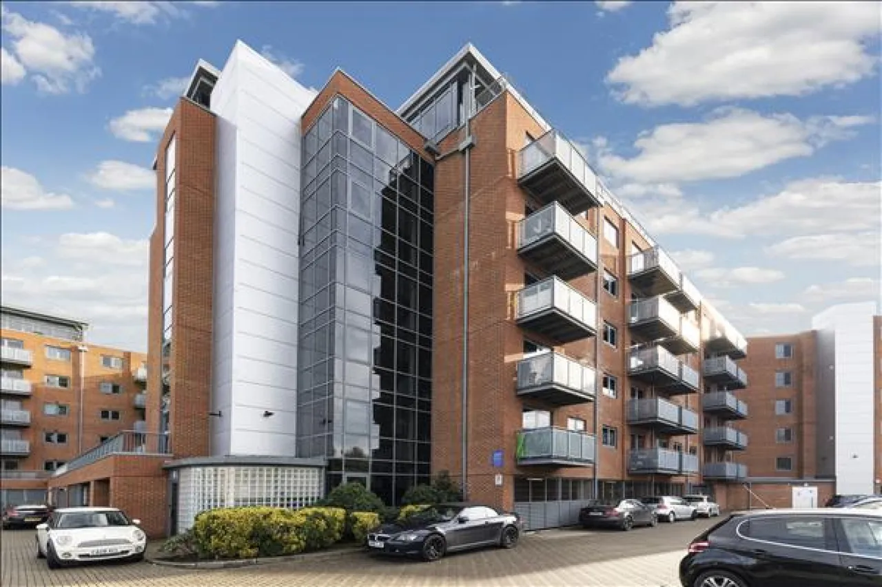 1 bed property to rent, Chapter Way, Colliers Wood