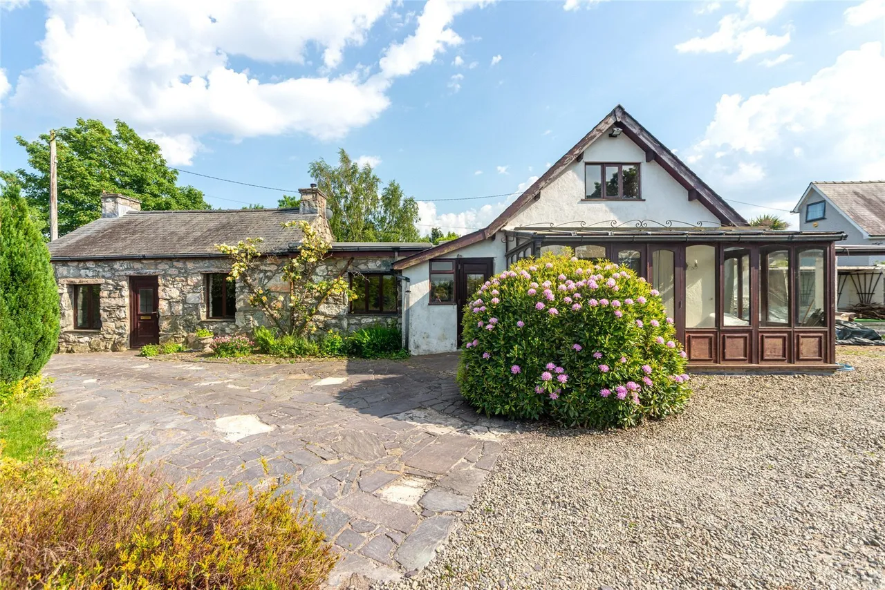 Llanrug, Caernarfon, LL55, photo 21