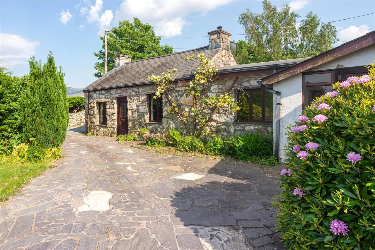 Llanrug, Caernarfon, LL55, photo 19