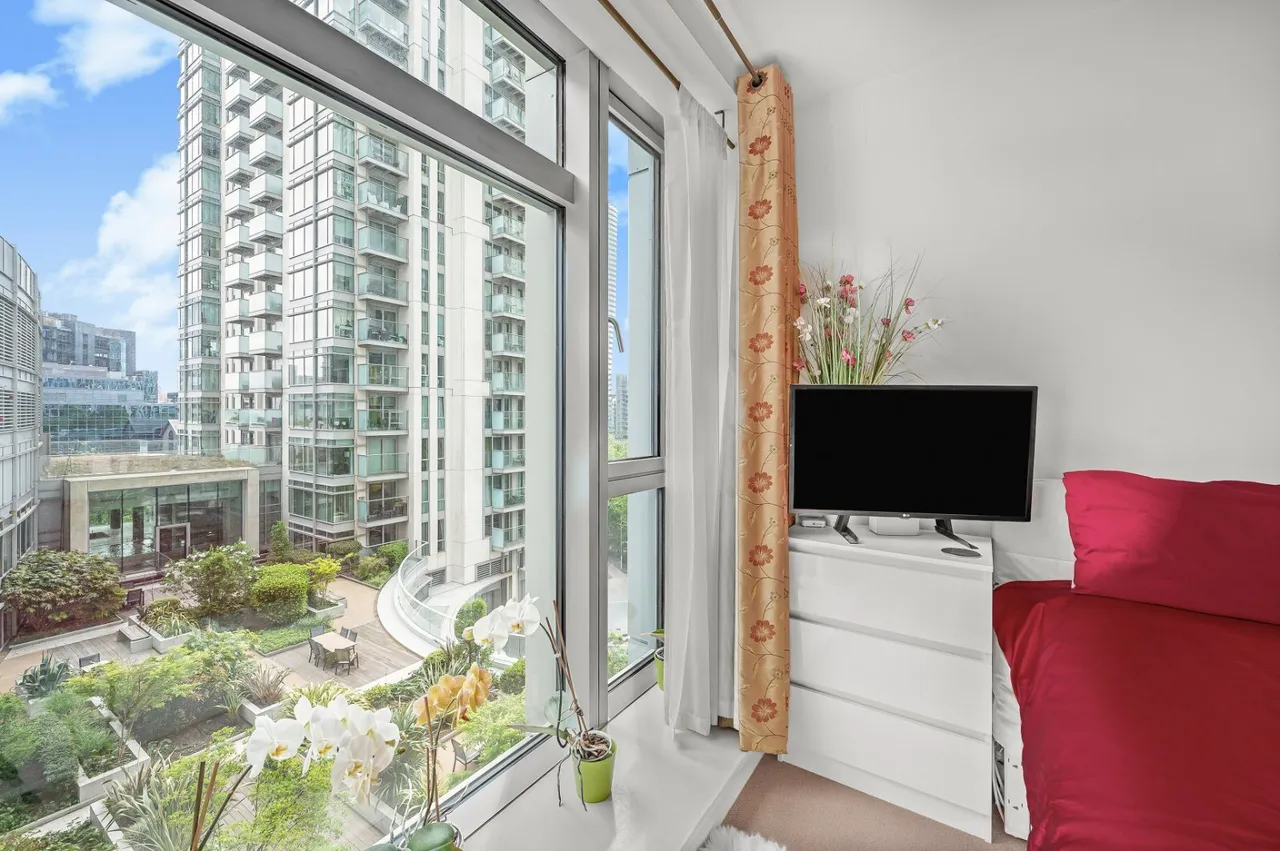 Pan Peninsula Square, London, E14, photo 11