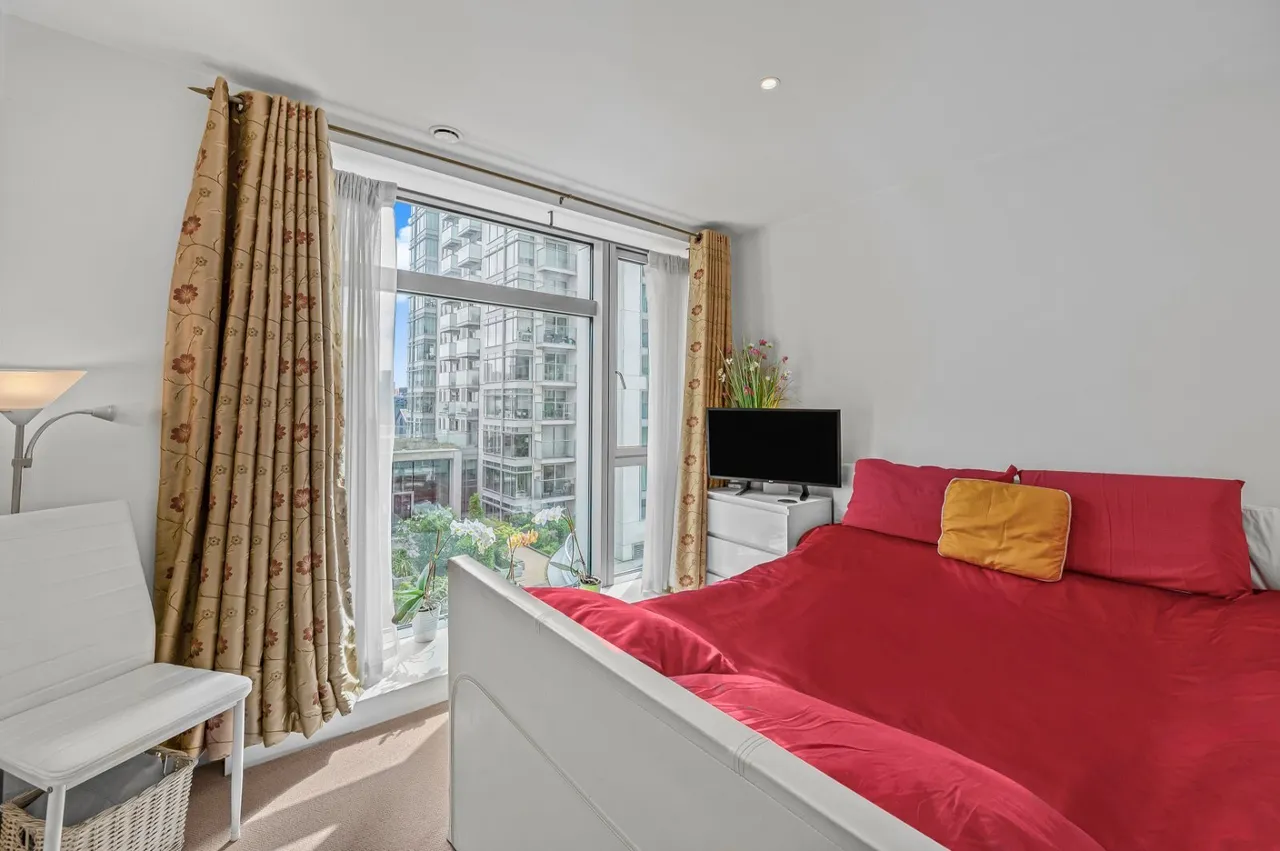 Pan Peninsula Square, London, E14, photo 3
