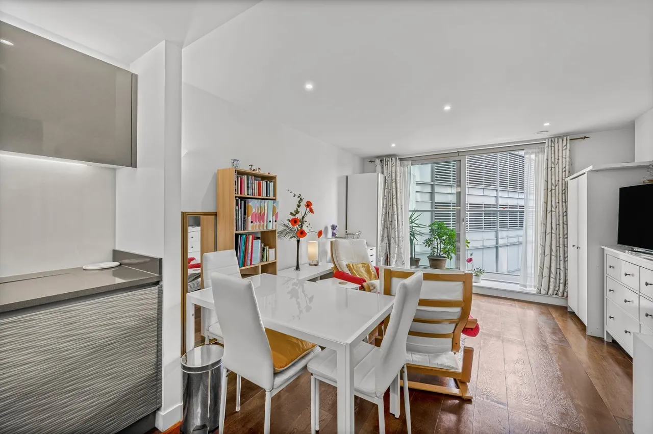 Pan Peninsula Square, London, E14, photo 14