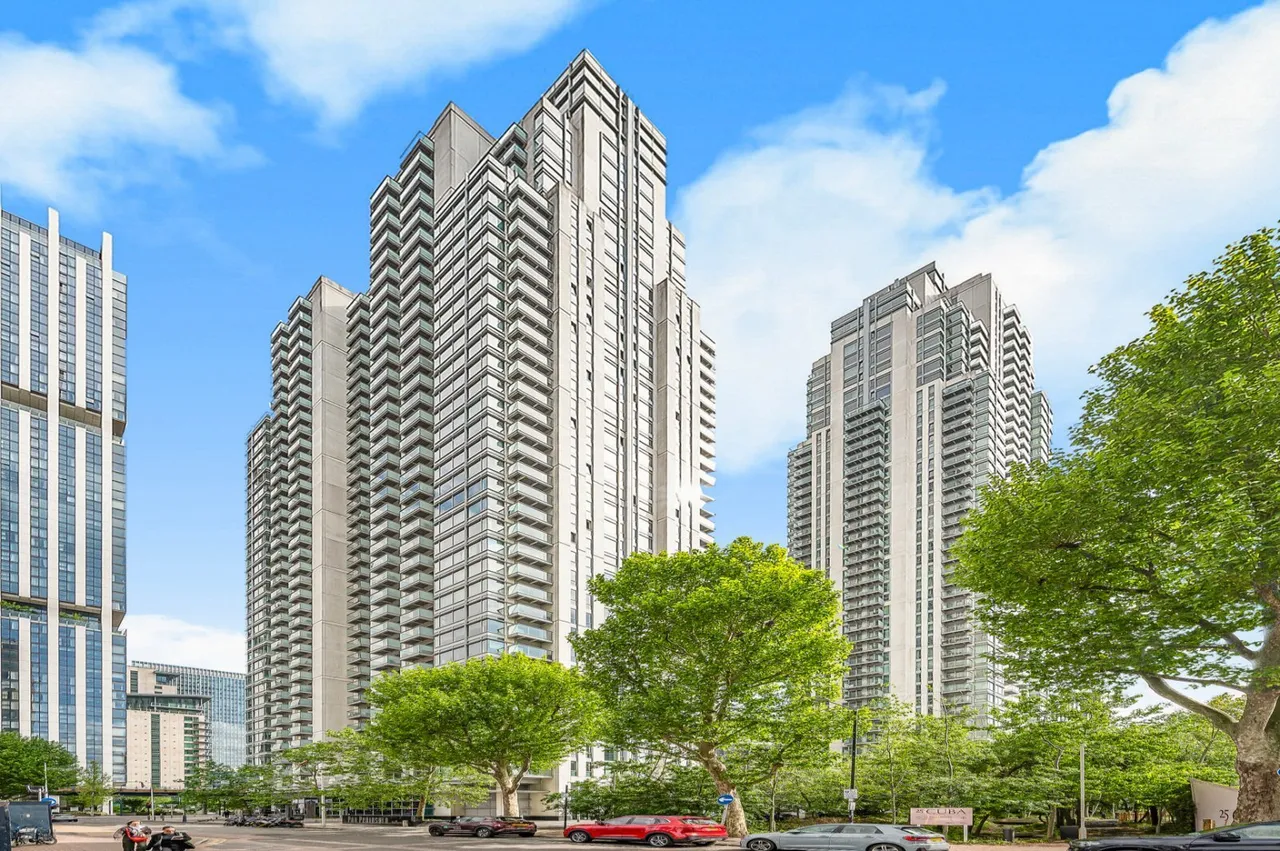 Pan Peninsula Square, London, E14, photo 15