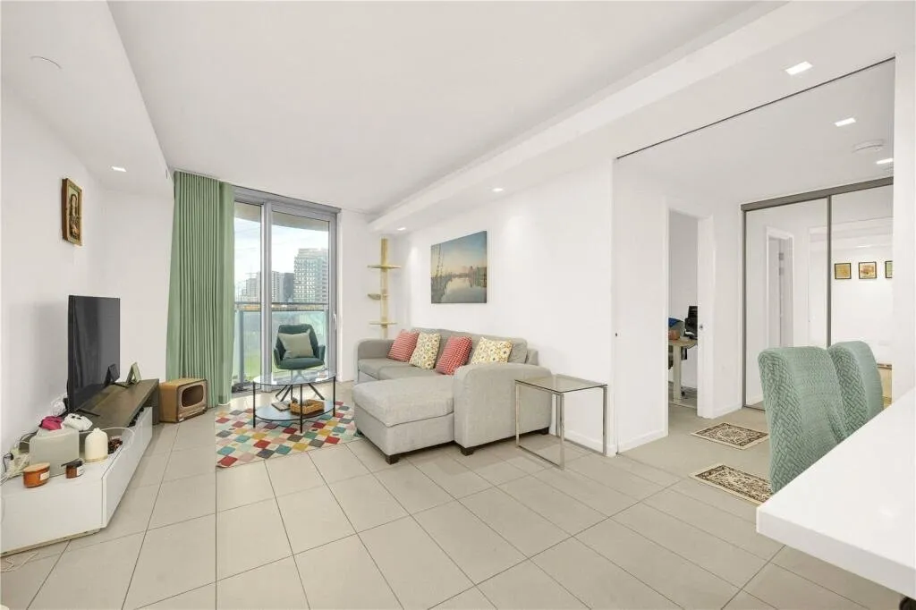 1 bed flat for sale, Tidal Basin Road, Canary Wharf, E16