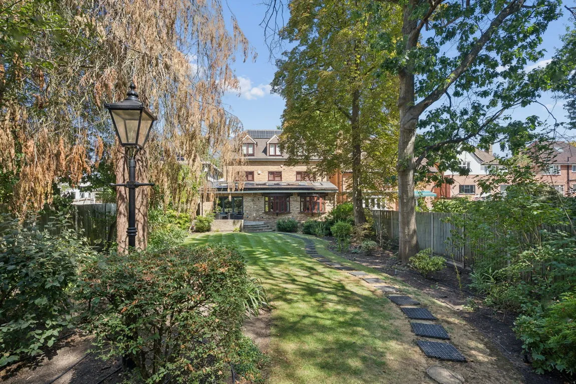 The Avenue, Hatch End, HA5, photo 26