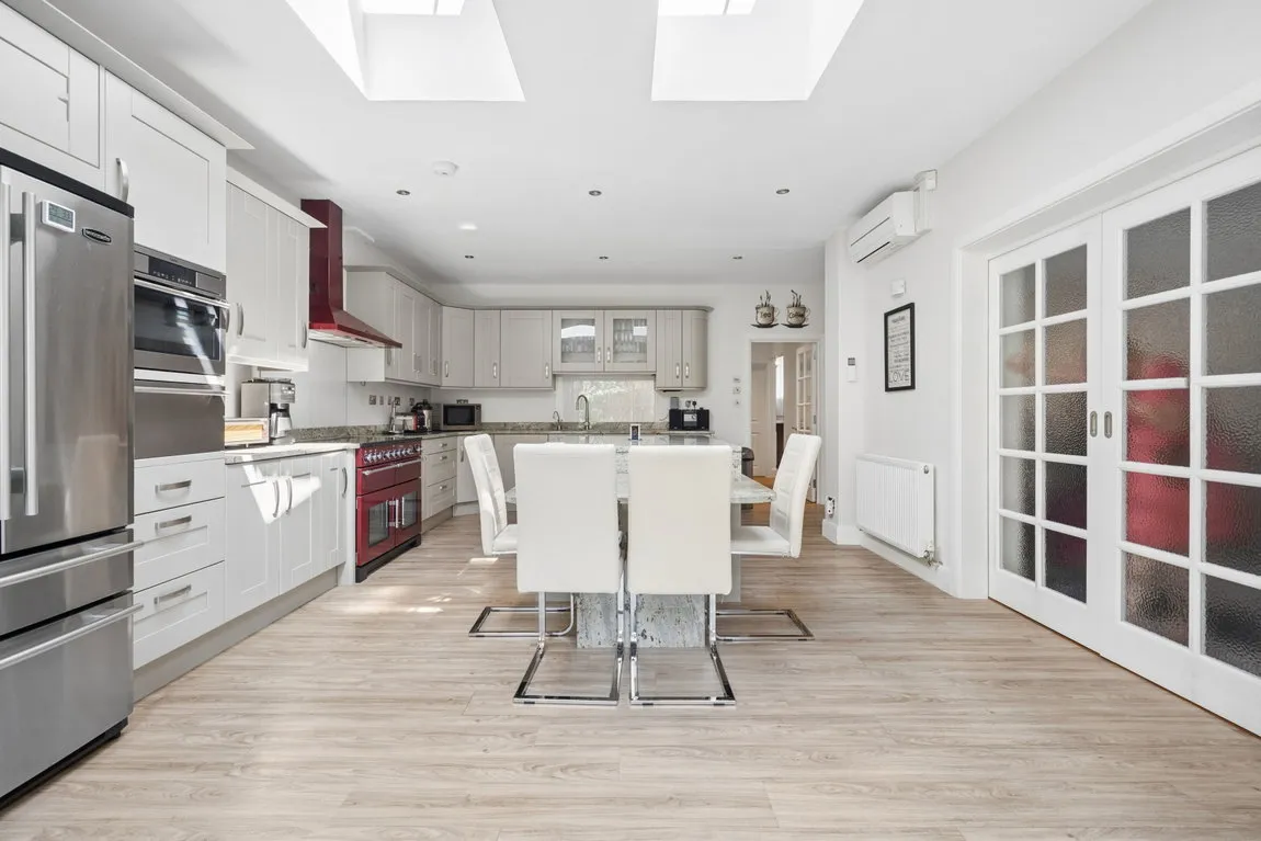 The Avenue, Hatch End, HA5, photo 4