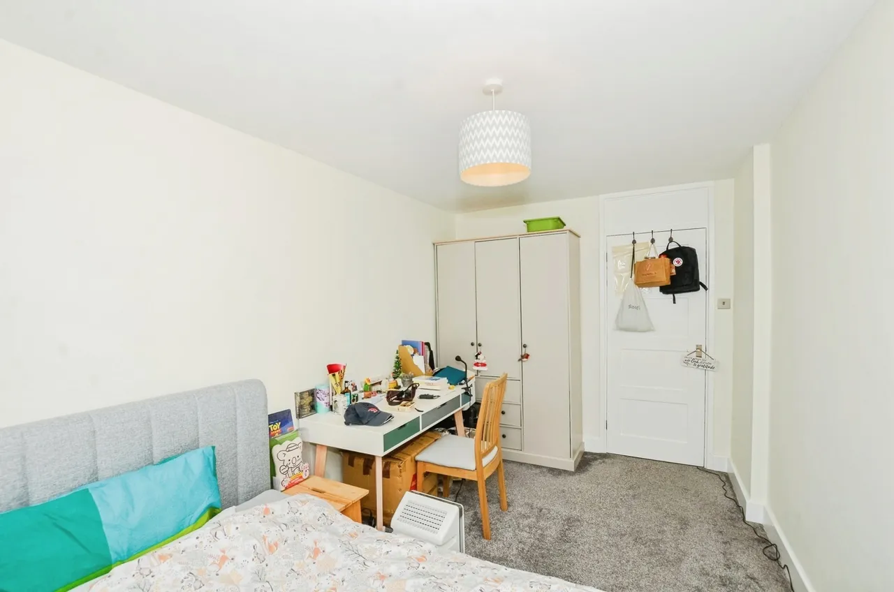 Gardner Close, London, E11, photo 16