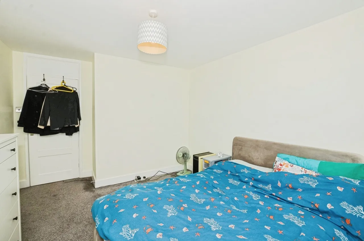 Gardner Close, London, E11, photo 17