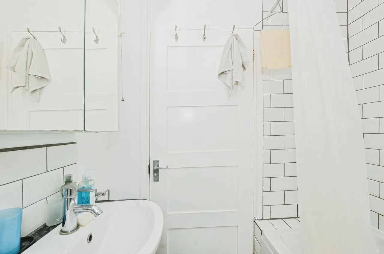 Gardner Close, London, E11, photo 14