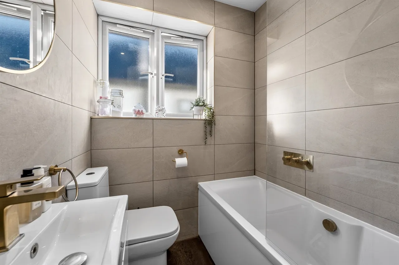 Lynmouth Avenue, Morden, SM4, photo 17
