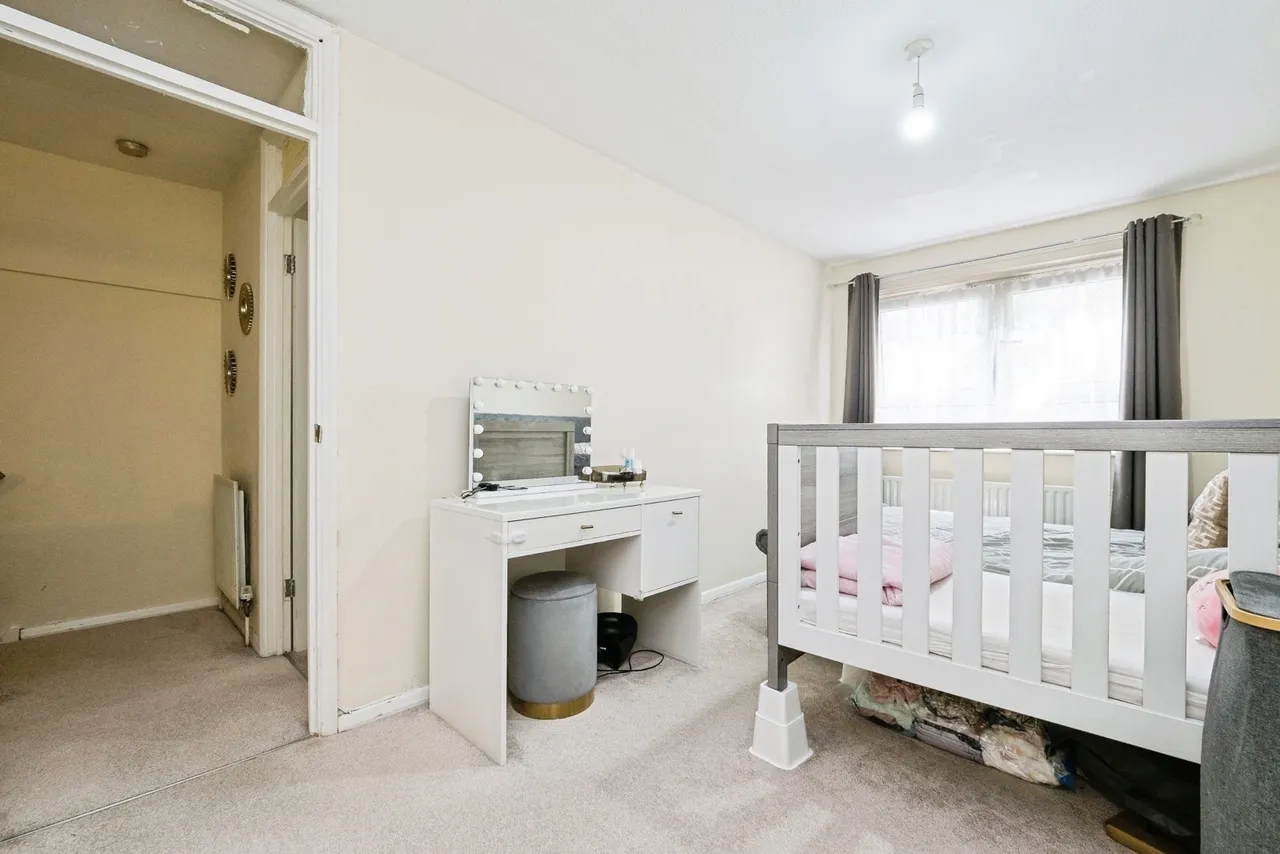 Warrior Square, Manor Park, E12, photo 13