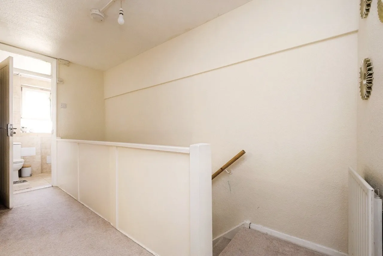 Warrior Square, Manor Park, E12, photo 17