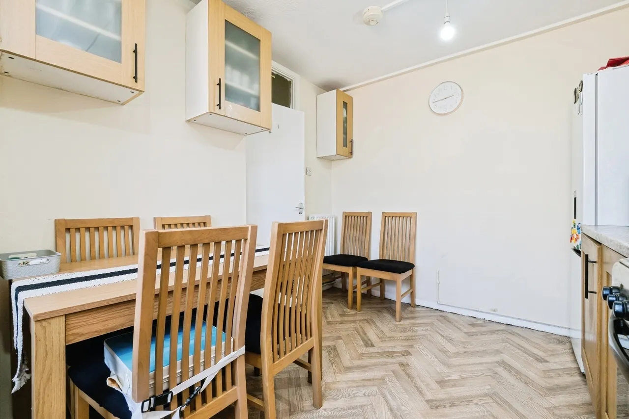 Warrior Square, Manor Park, E12, photo 10