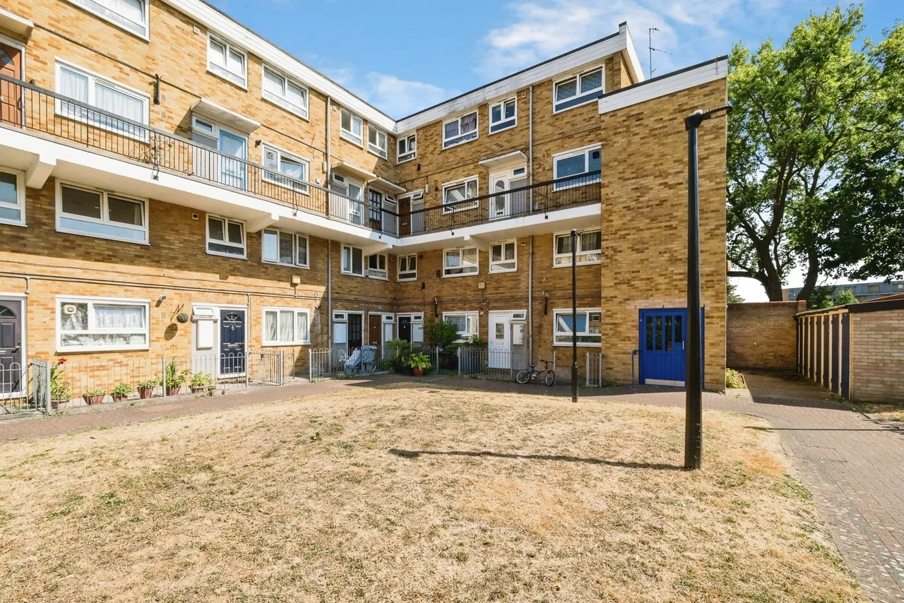 Warrior Square, Manor Park, E12, photo 20
