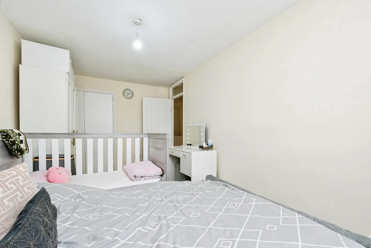 Warrior Square, Manor Park, E12, photo 4