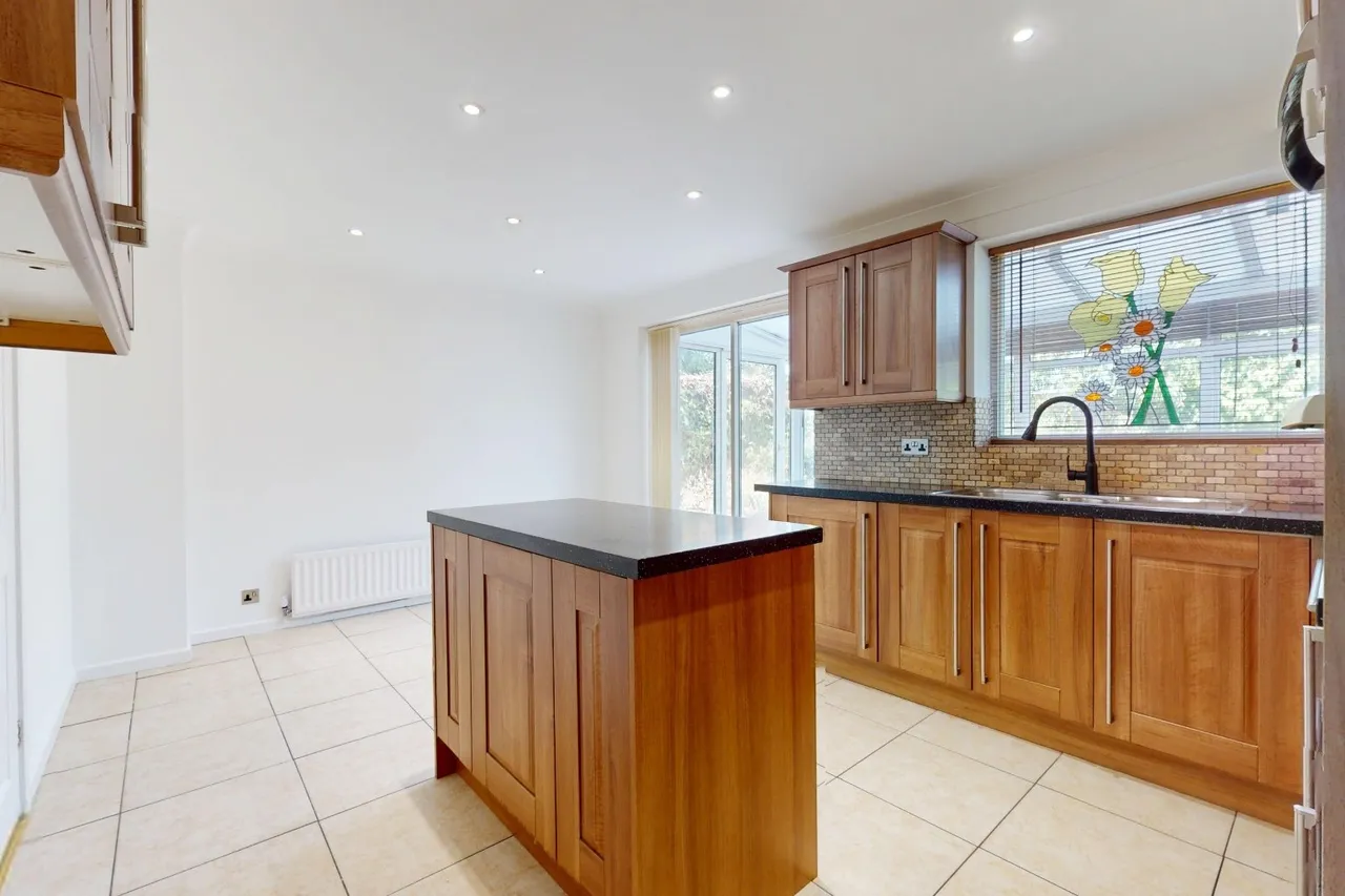 Butts Road, Shawbirch, Telford TF5 0NH, photo 5