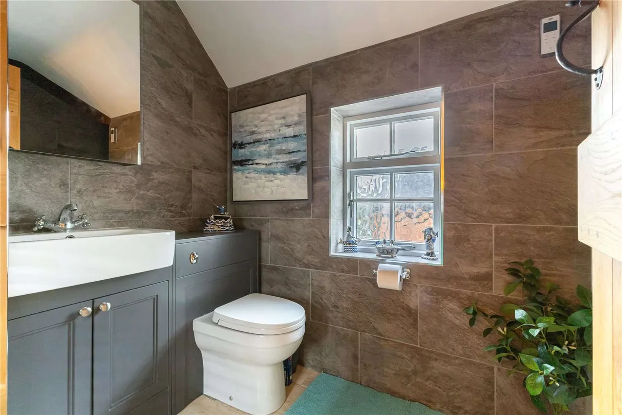 Pankridge Street, Crondall, Farnham, Surrey, GU10 5QT, photo 7