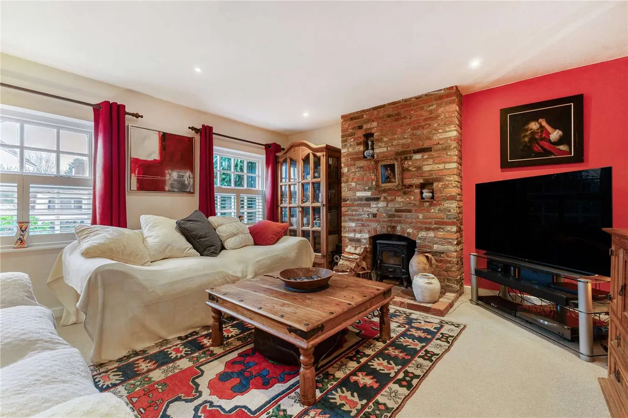 Pankridge Street, Crondall, Farnham, Surrey, GU10 5QT, photo 3