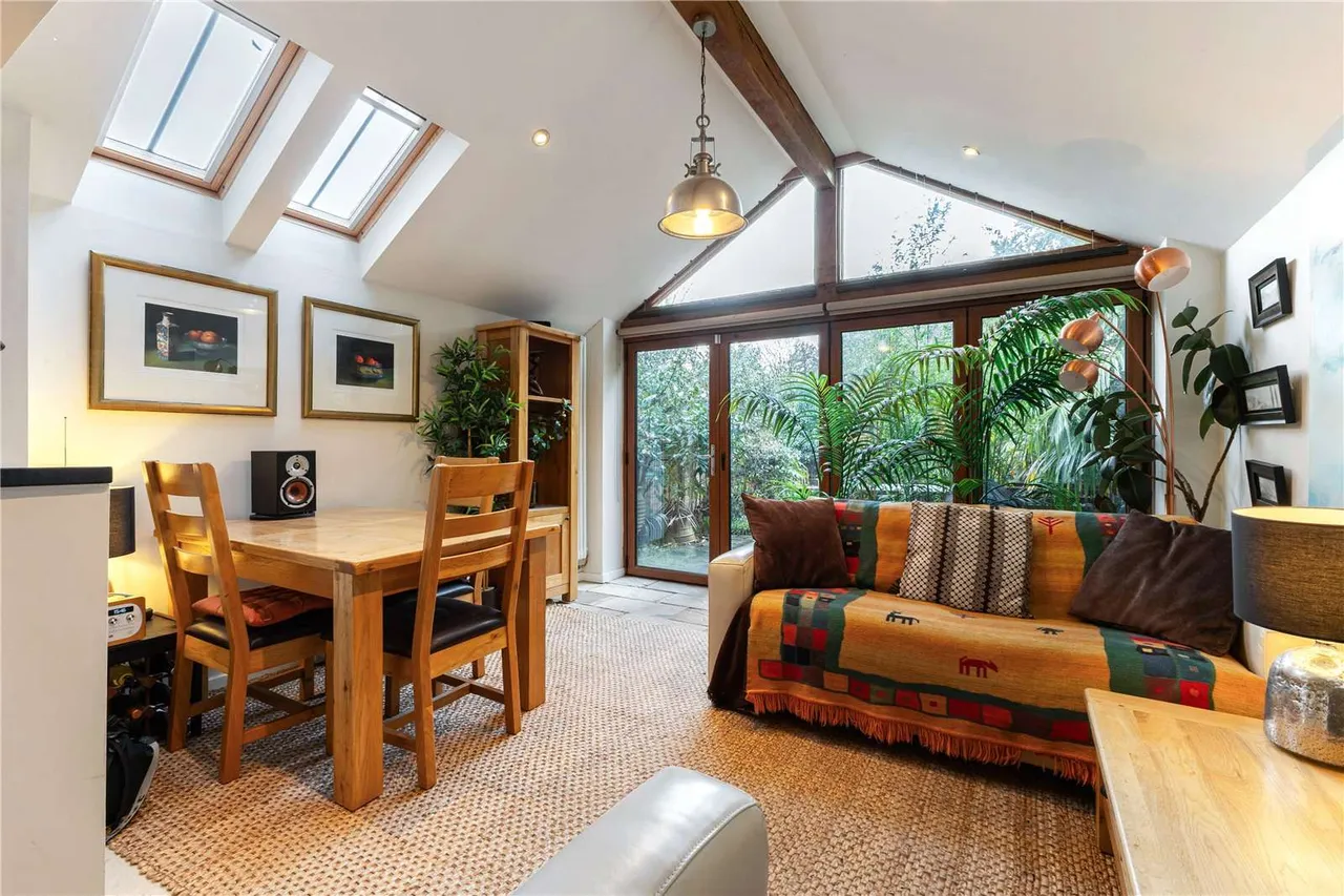 Pankridge Street, Crondall, Farnham, Surrey, GU10 5QT, photo 10