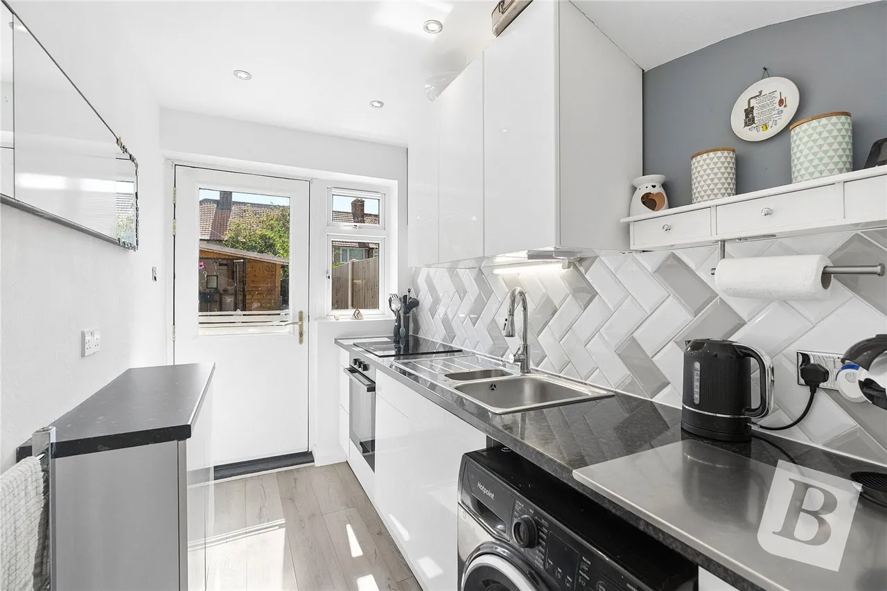 Parsloes Avenue, Dagenham, RM9, photo 11