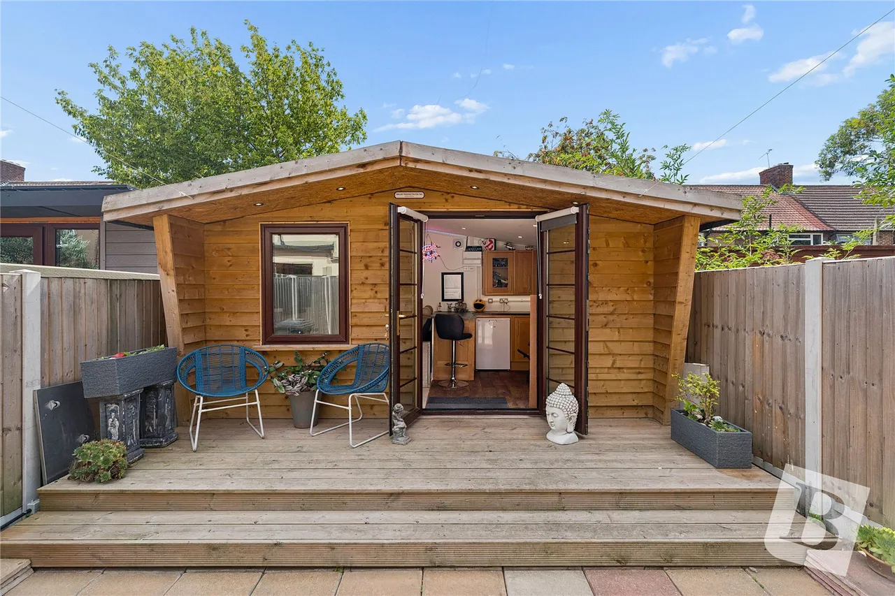 Parsloes Avenue, Dagenham, RM9, photo 4