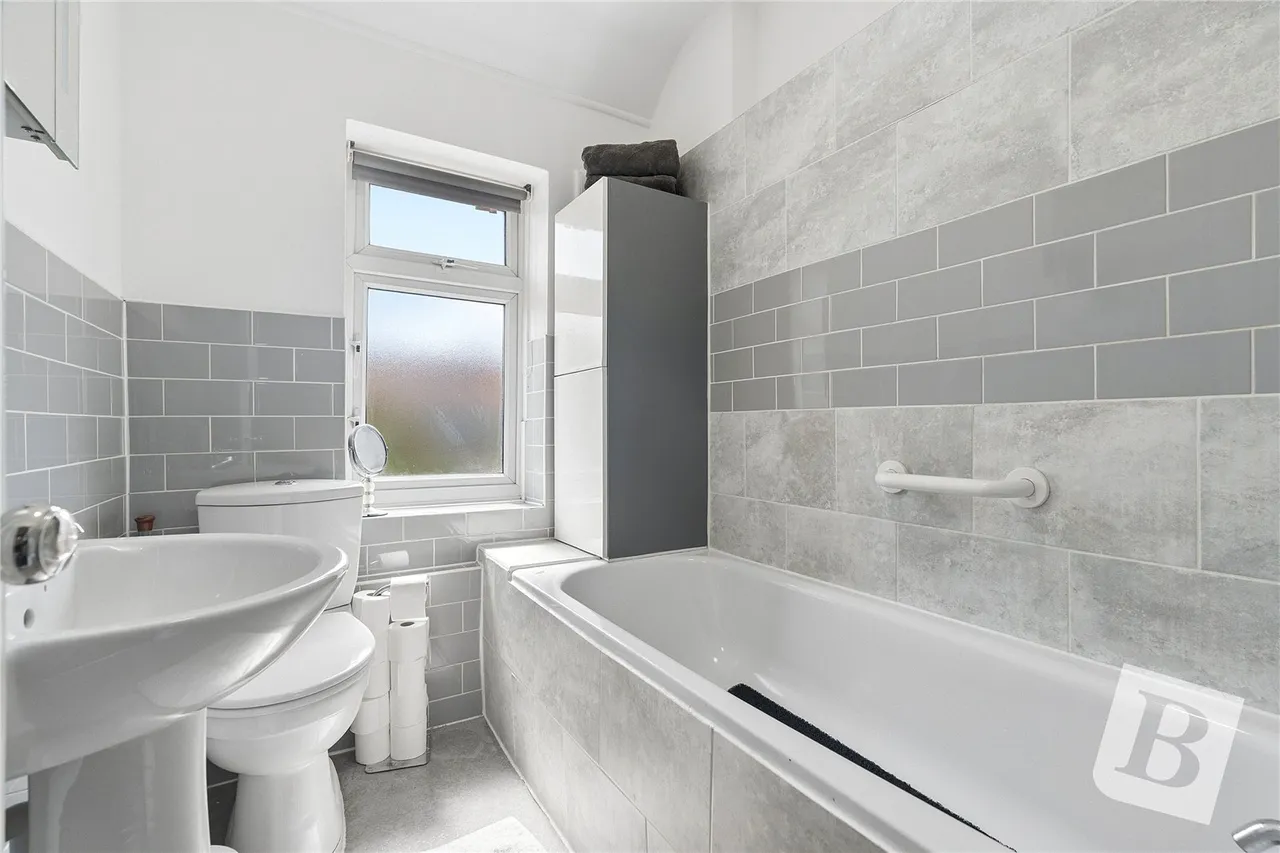 Parsloes Avenue, Dagenham, RM9, photo 9