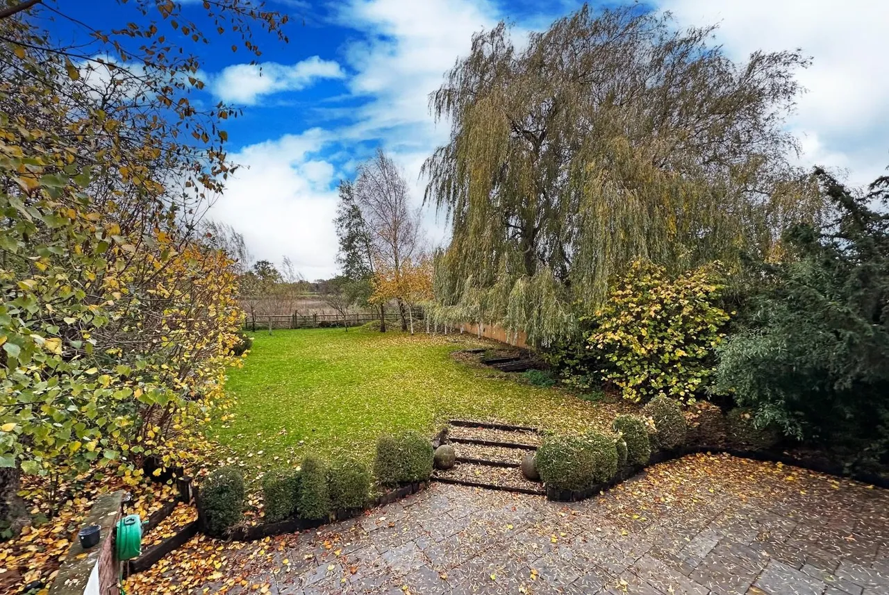 Clay Lane, Hale, Cheshire WA15 7TS, photo 4